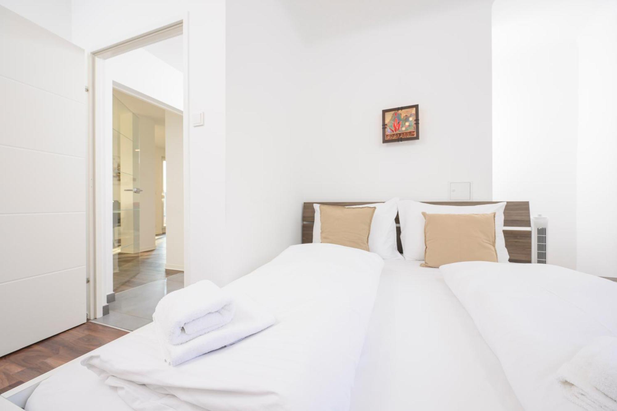Central Hub Close To Main Station By Jr City Apartments Vienna Room photo